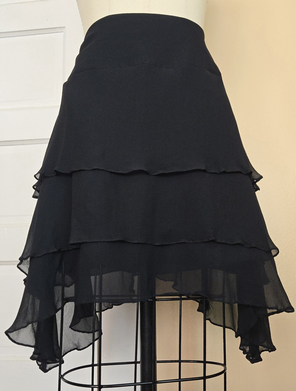 Context Size 12 black 100% silk chiffon layered ruffle handkerchief skirt